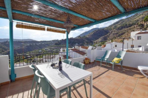 Calle Choruelo 26, Frigiliana traditional 2 bedroom townhouse with large roof terrace and views HansOnHoliday Rentals